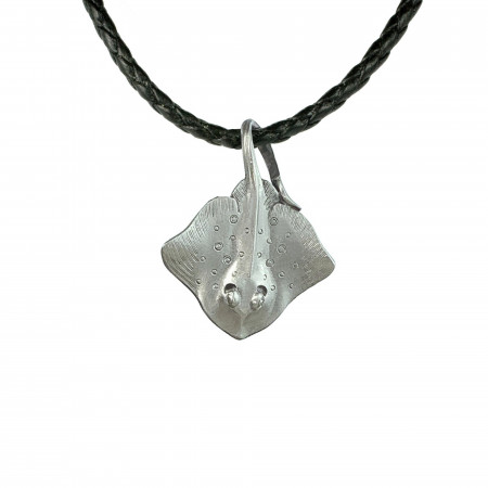 pewter-pendant-manta-ray-dive-flag-made-in-canada