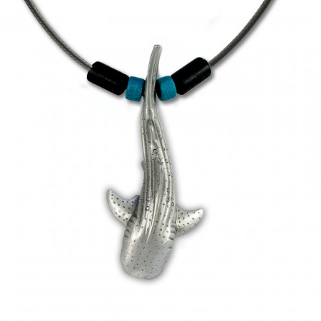 collier-requin-baleine-made-in-canada